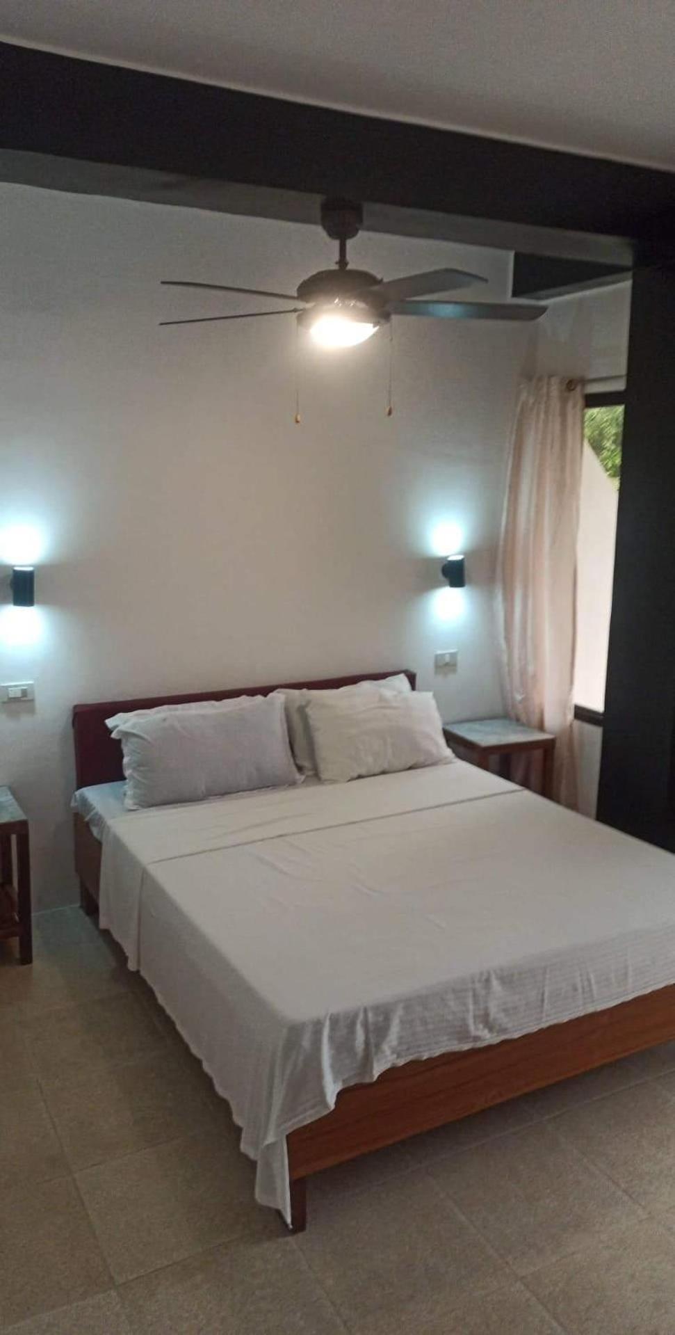 Jalyn'S Resort Sabang Puerto Galera Pokój zdjęcie